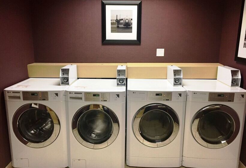 هتل Hampton Inn & Suites Chesapeake Battlefield Blvd