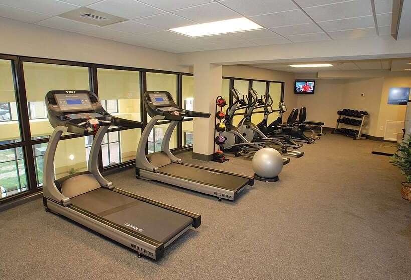 هتل Hampton Inn & Suites Chesapeake Battlefield Blvd