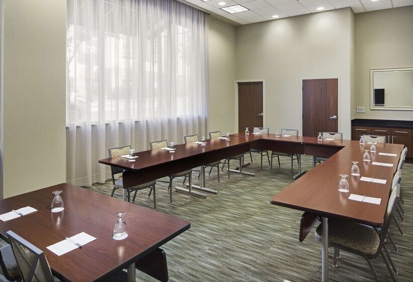 هتل Hampton Inn & Suites Little Rock Downtown