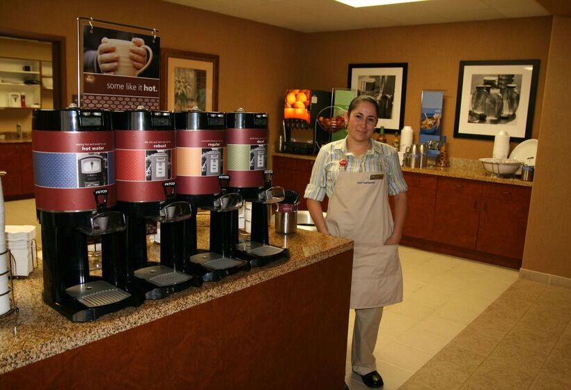 호텔 Hampton Inn & Suites Red Bluff