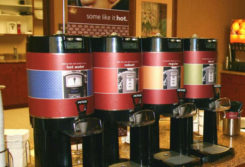 호텔 Hampton Inn & Suites Red Bluff
