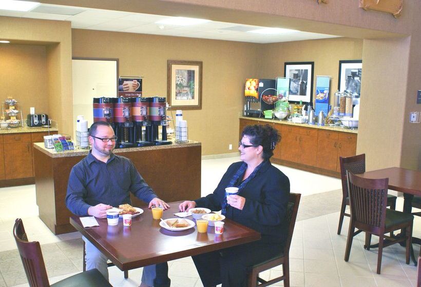 호텔 Hampton Inn & Suites Red Bluff