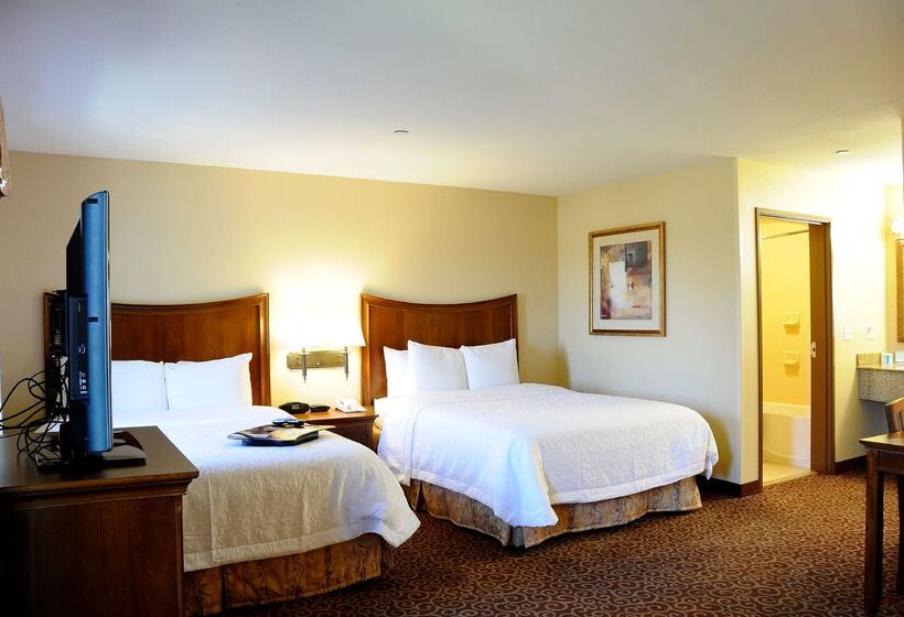 호텔 Hampton Inn & Suites Red Bluff