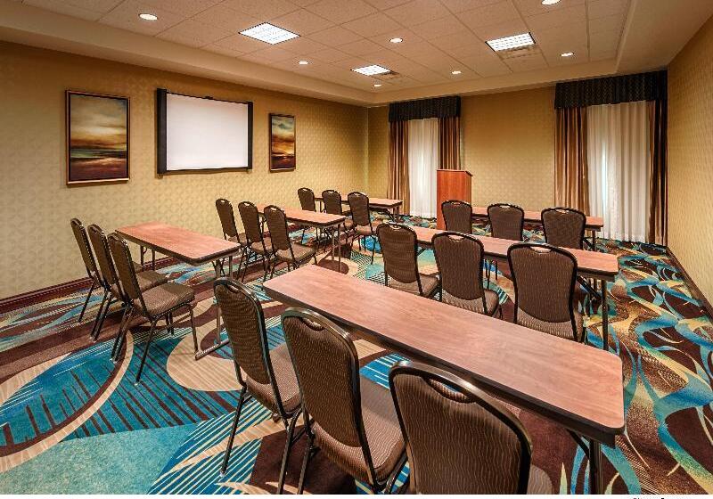 호텔 Hampton Inn & Suites Red Bluff
