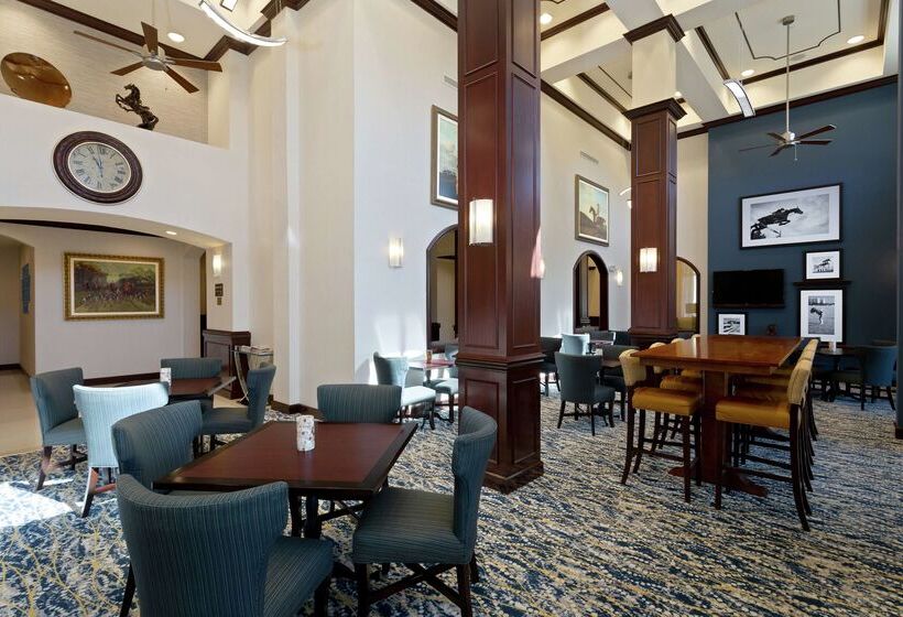 Отель Hampton Inn & Suites Wellington