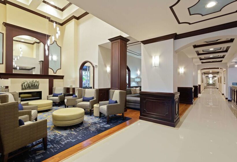 Отель Hampton Inn & Suites Wellington