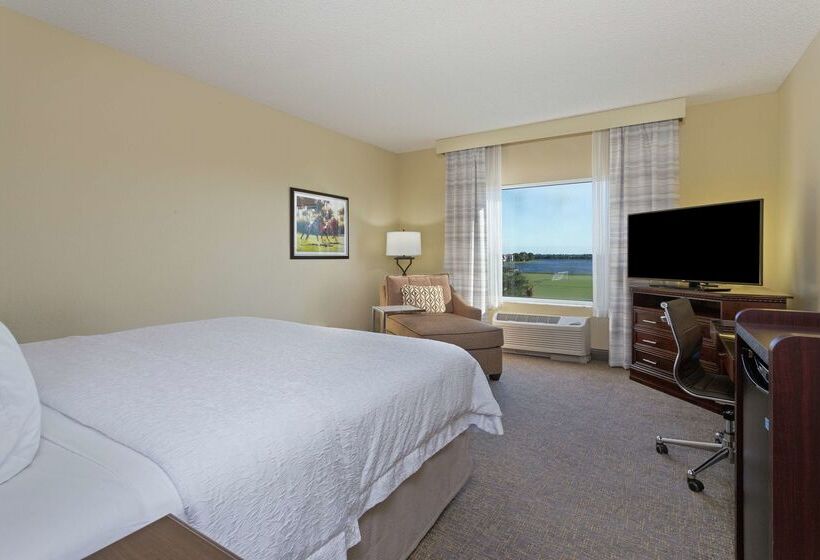 Отель Hampton Inn & Suites Wellington