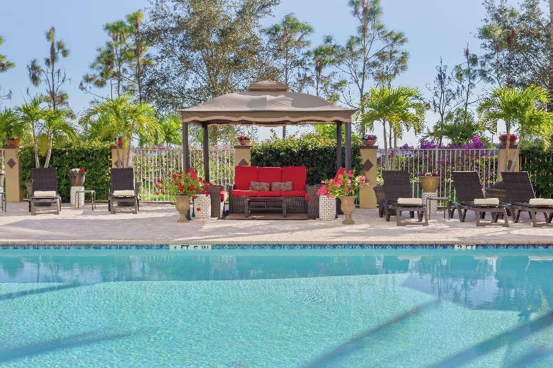 Отель Hampton Inn & Suites Wellington