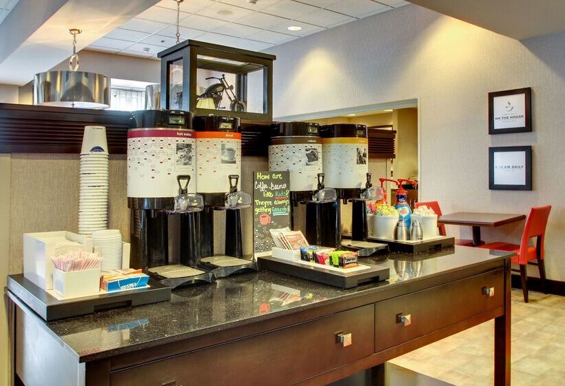 Отель Hampton Inn Birmingham Leeds