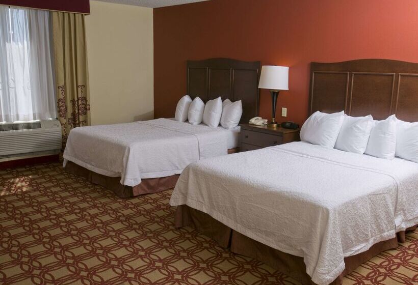 فندق Hampton Inn & Suites Wiggins