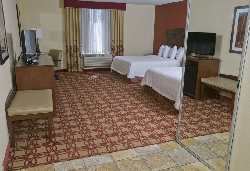 فندق Hampton Inn & Suites Wiggins