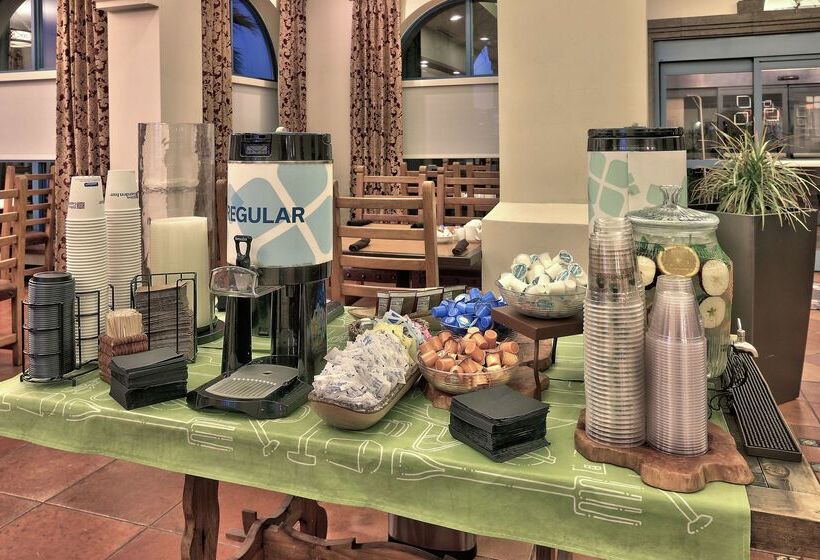 هتل Hilton Garden Inn Las Cruces