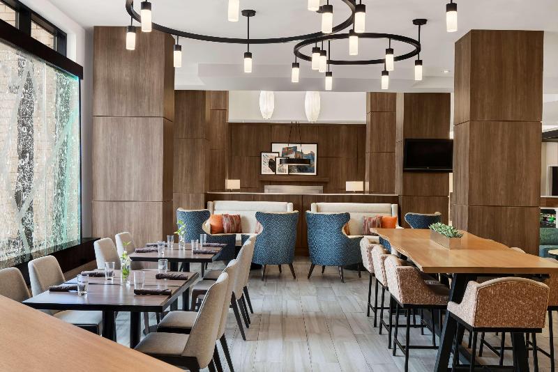 هتل Hilton Garden Inn Minneapolis Downtown