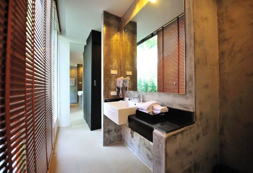 هتل Lae Lay Suites