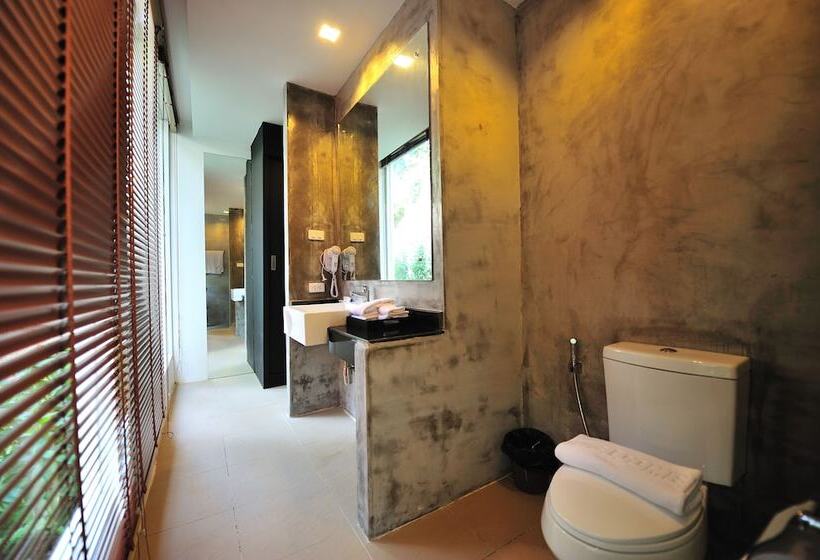 هتل Lae Lay Suites