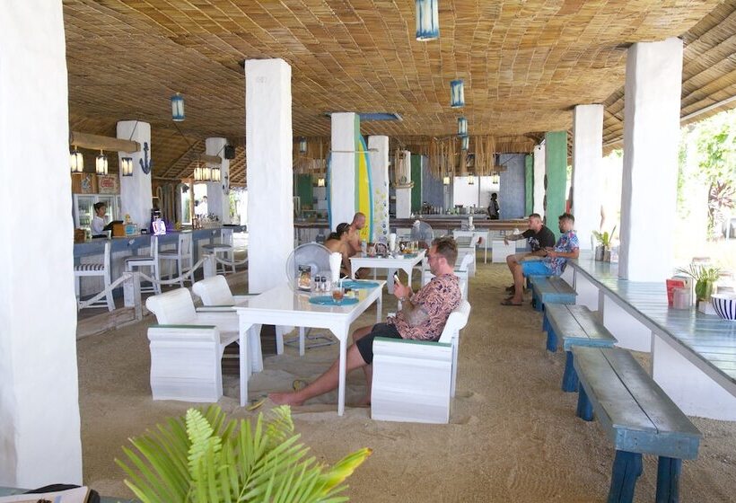هتل Lime N Soda Beachfront Resort