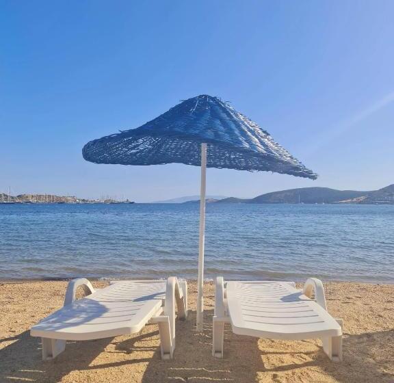 فندق Nagi Beach