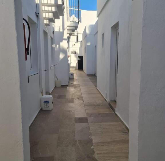 فندق Nagi Beach