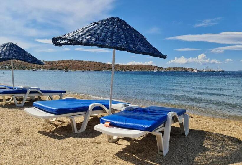 فندق Nagi Beach