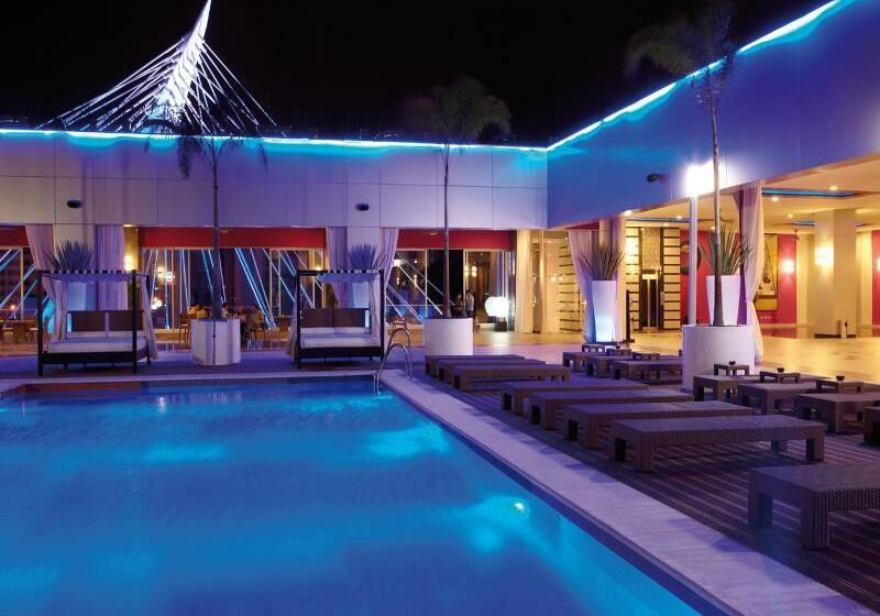 Hotelli Riu Plaza Guadalajara