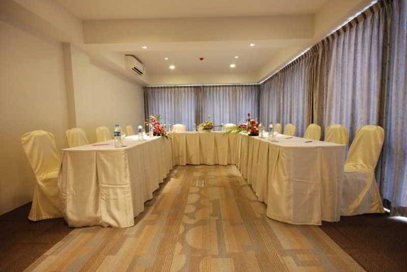 هتل The Lantern Resorts Patong   Sha Extra Plus