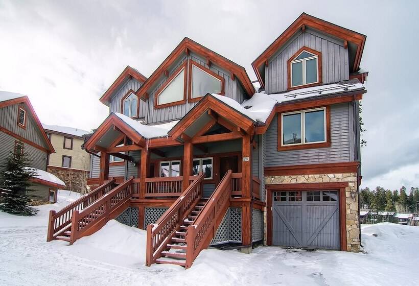 Saddlewood Townhomes