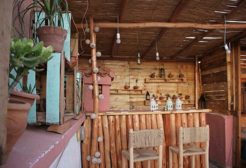 هاستل Chernaki Surf Experience