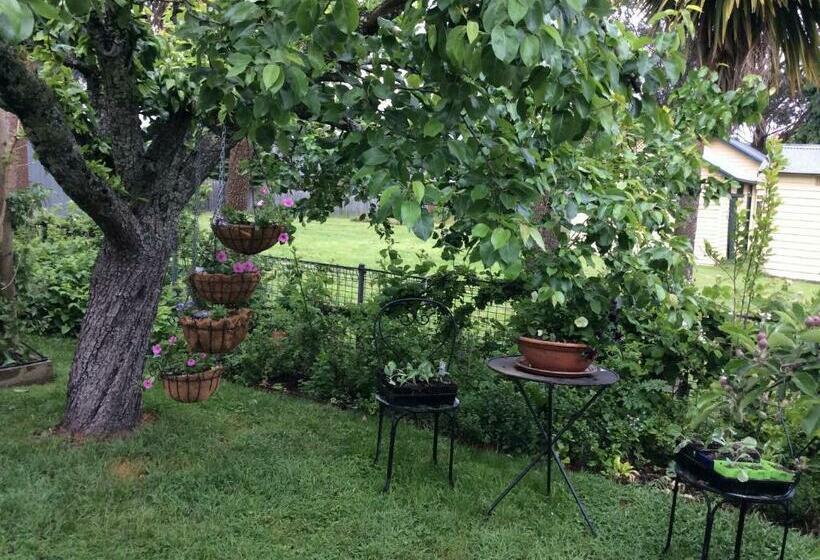 住宿加早餐  Hollyoak