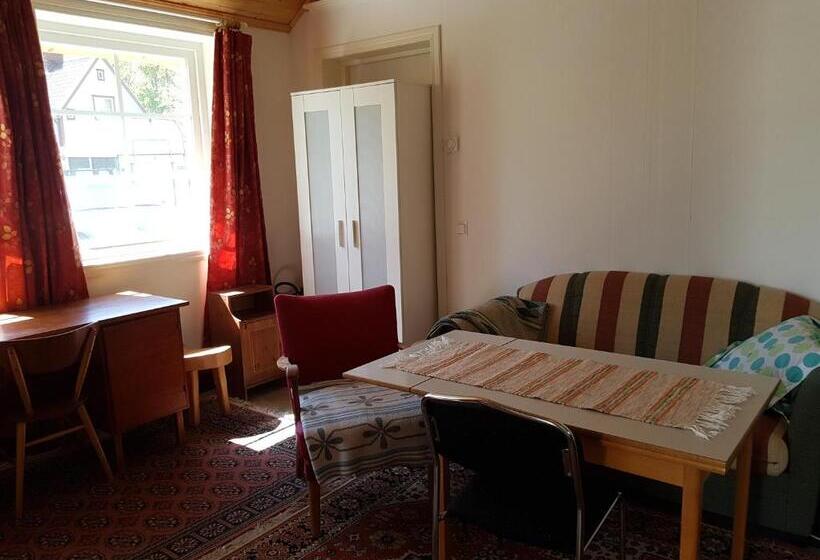 تختخواب و صبحانه Perenner På Bakgården