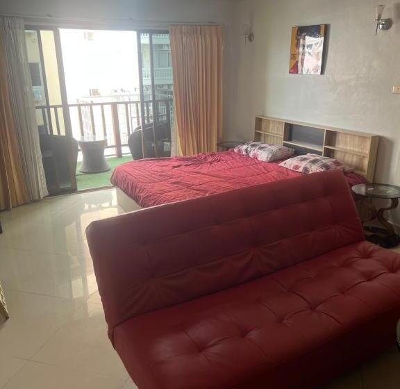 Jomtien Beach Hostel & Guesthouse