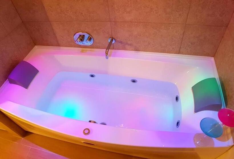 צימר Manfredoniajacuzzi