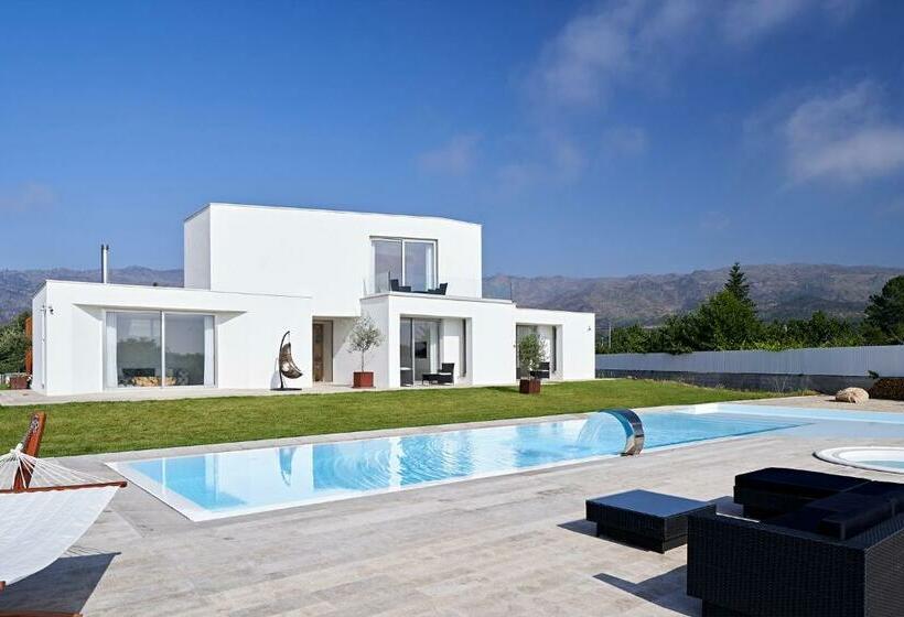 بنسيون Oliveira House