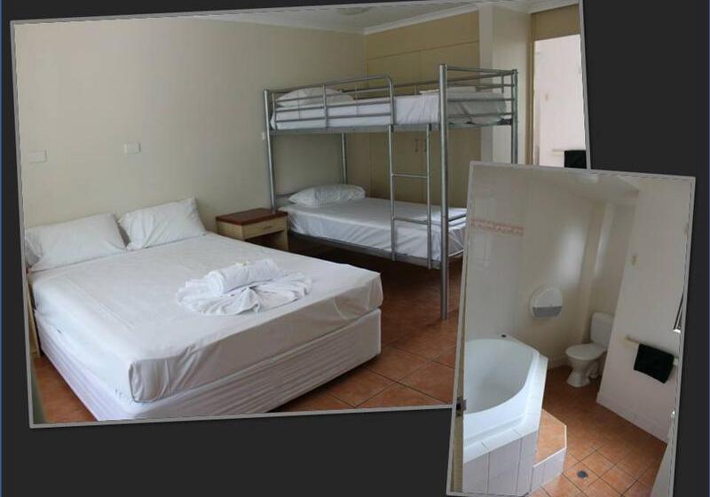 Base Airlie Beach Resort   Hostel