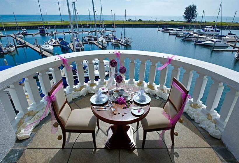 هتل Avillion Admiral Cove