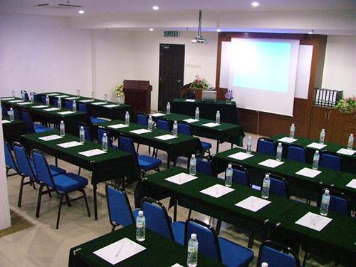 Alora Hotel
