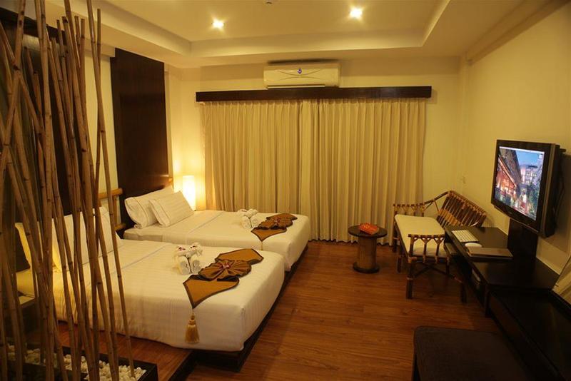 هتل Bamboo House Phuket