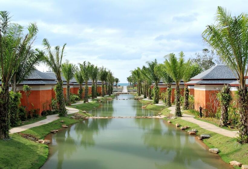 هتل Beyond Khaolak