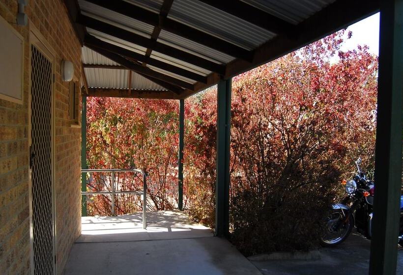 فندق Emeraldene Inn & Eco-lodge
