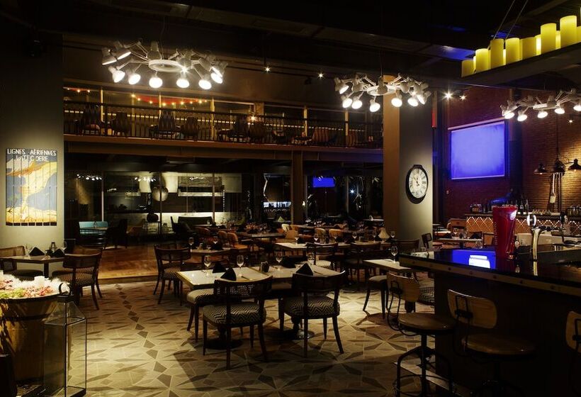 Java Paragon Hotel & Residences
