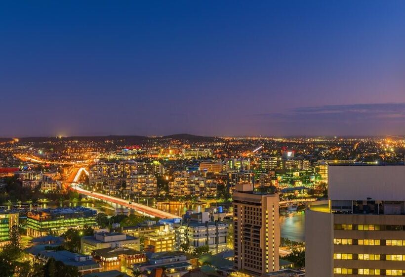 هتل Mantra On Mary