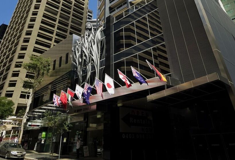 هتل Mantra On Mary