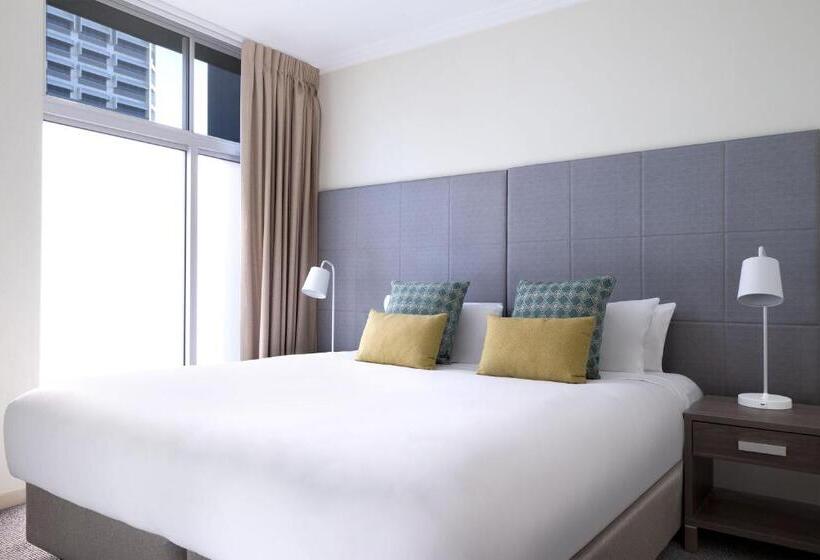 هتل Mantra On Mary