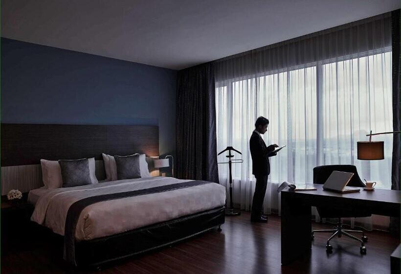 هتل Pullman Kuching
