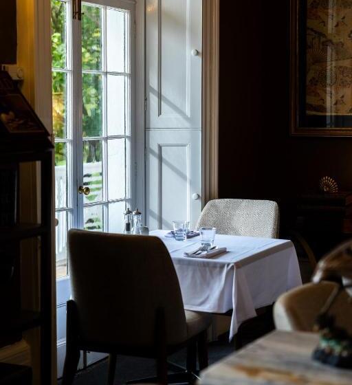 هتل Quamby Estate