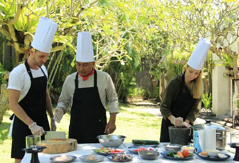 هتل The Wolas Villa & Spa