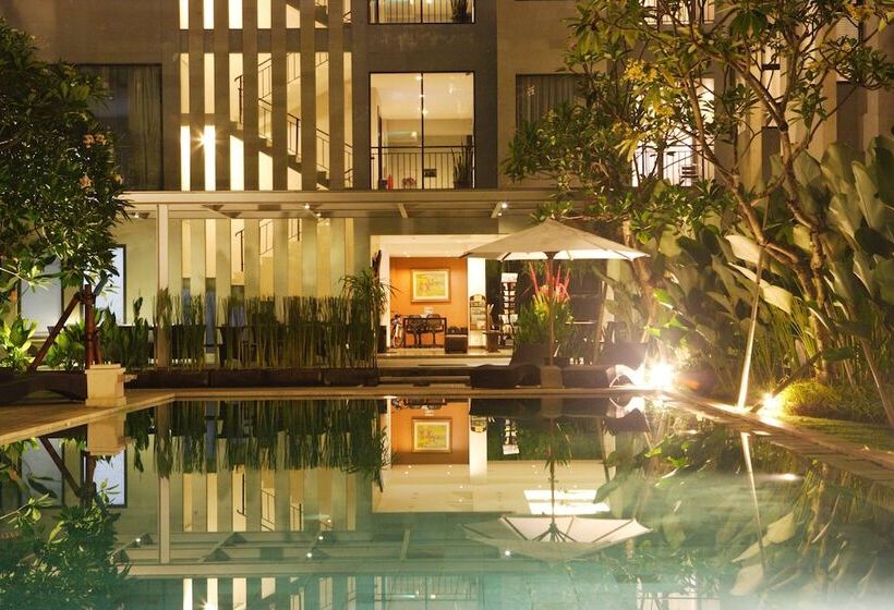 هتل Umalas Creek Villas