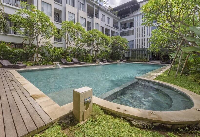 هتل Umalas Creek Villas