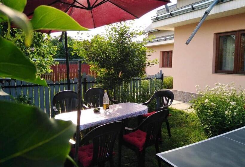 تختخواب و صبحانه Casa La Agapia