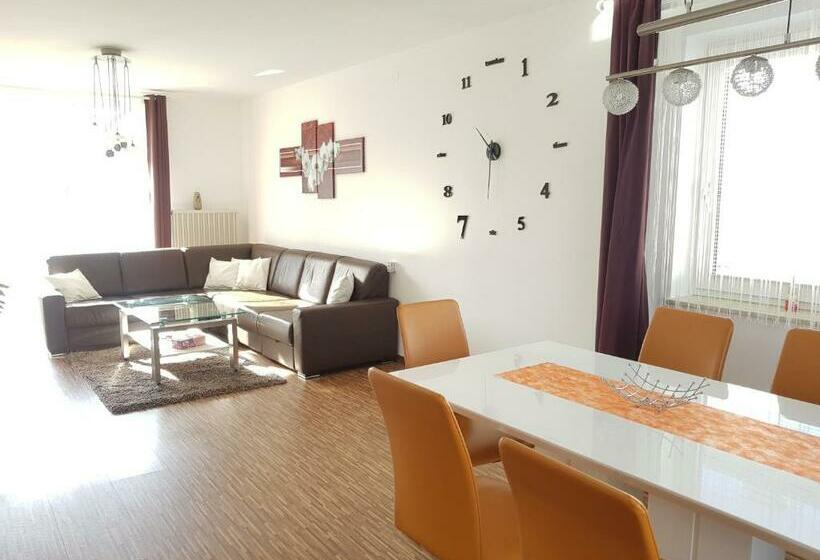 Bogi S Ferienhaus   Pension