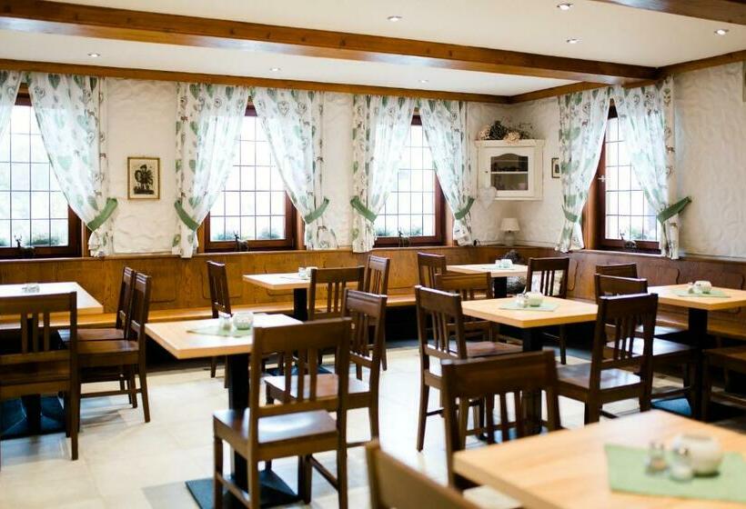 הוסטל Gästehaus Loehnert Gmbh